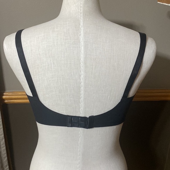 Warner’s black full coverage wireless bra size 36D - Picture 4 of 5